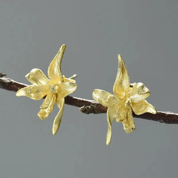 Gold_Flower_Earrings_For_Women